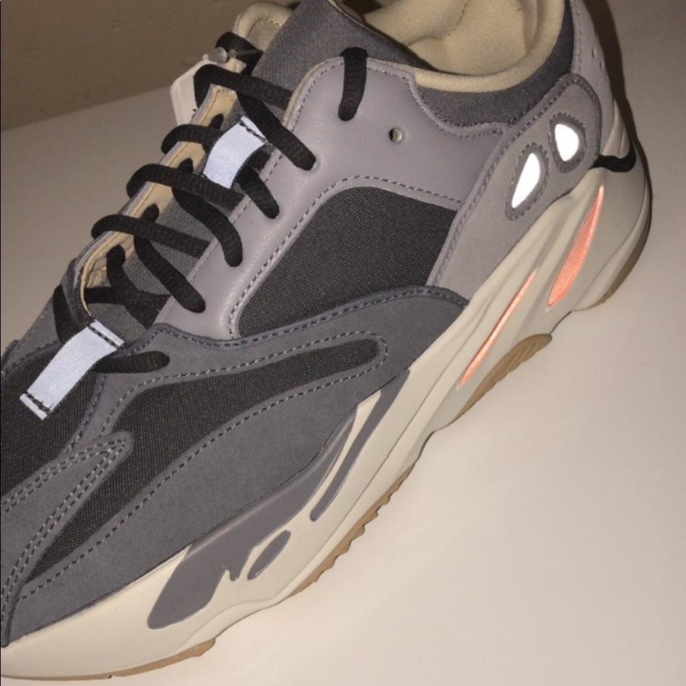 Adidas yeezy magnet 700 boost